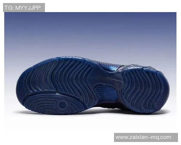 塔克晒出喷泡配色Book1PE球鞋引发热议超越布克本人魅力